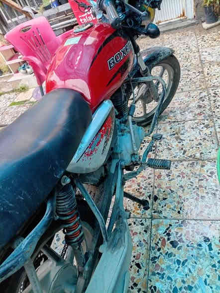 سلام عليكم دراجة بوكسر موديل ٢٢ دراجة مكينة جديدة ٣٠٠ سويتهة شركة آخر حباية نص نكرة دراجة متوكفك كهربايت شغالة كلة يراد ترتيبات بصيطة كلش مكاني بياع شرطة رابعة ٩٠٠     ***********
