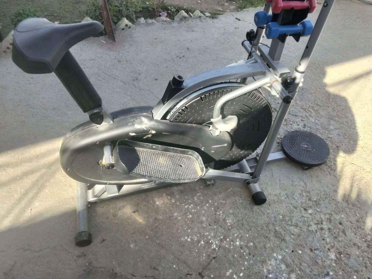 سلام عليكم جهاز رياضة البيع العنوان بغداد زيونة سعر 100 ***********
