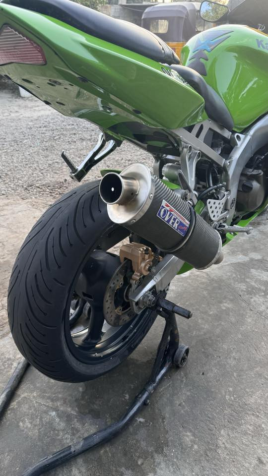 سلام عليكم 

دراجة كاوسكي موديل 2004

ماشيه 29 كفاله عامة مال رمبه 

مكاني بغداد شراي يتصل 

***********
