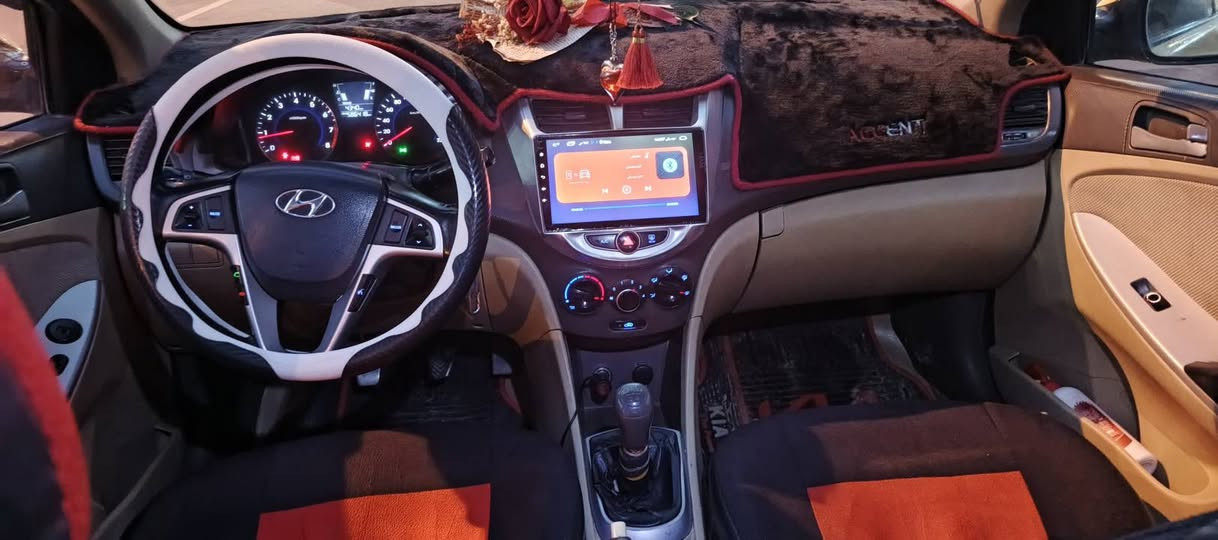 السلام عليكم  للبيع اكسن موديل ١٢ كير عادي مكينه ١٦ دوش شرط ضرر جوه البكليت اليمين خفيف وباب مبدل تجاري 
سياره جهزه ما يعوزه شي المكان الموصل الايمن 
السعر 77وبيها مجال قليل ***********
*********** شرط التحويل رقم جديد
