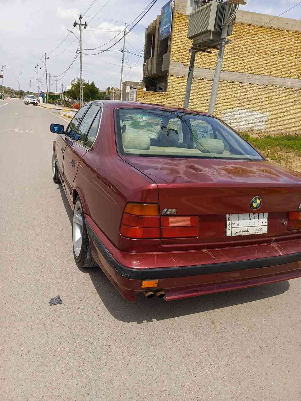 السلام عليكم BMW رياضي 520i .موديل 95      سياره فول مواصفات بجم عريض محرك 525مسكر عدل  فانوس كير عادي تخم تاير جديد كشنات جلد  بيه سلايت سقف ما بيه قطرت خياس سياره نضيف كلش رقم انبار بسمي مشروع وطني كامله من كل النواحي تبريد قطعتين شاشه سحب ما تخسر عليه ربع دينار العنوان واسط قظاء الحي السعر 75للتواصل ***********
