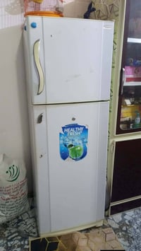 ثلاجة • نظيفة • تجمد