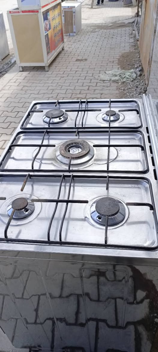 طباخ فريش مصري باب أول بعده شركه فرن كله شغال ناره زركه شركه على الفحص والضمان انطي ضمان إلي يعجبك حي العسكري مدارس (( السعر) ( ٢١٠ ) مجال قليل   / ***********
