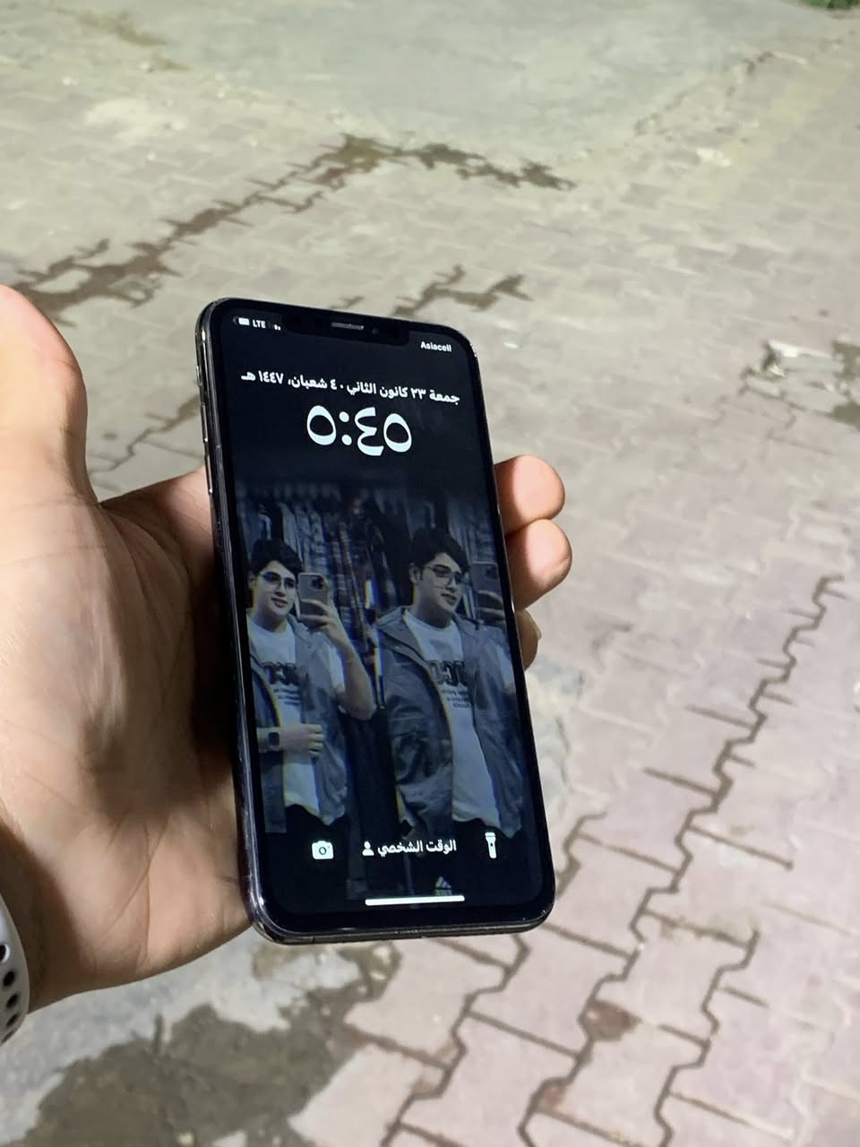 السلام عليكم
ايفون x max
الجهاز كلش نضيف مستبدل بطاريه اصليه فقط
باقي الجهاز مكفول 
ذاكره 64
بطاريه 100
العنوان بغداد حي اور 
***********
