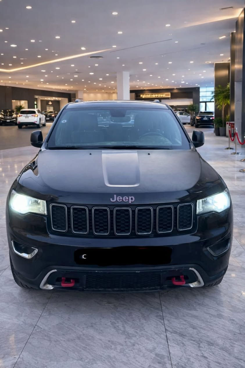 🚗 Jeep Grand Cherokee Trailhawk 4x4
2021
⚫ اللون: أسود لؤلؤي ملكي
📌 الفئة: كاملة المواصفات (فل أوبشن)

✅ محرك قوي وأداء عالي
✅ نظام دفع رباعي احترافي 4x4
✅ فتحة سقف بانوراما
✅ شاشة كبيرة مع نظام ملاحة
✅ كاميرا خلفية + حساسات أمامية وخلفية
✅ مقاعد جلد فاخرة (تدفئة/تبريد)
✅ تشغيل بصمة + دخول ذكي
✅ نظام صوتي عالي الجودة
✅ تحكم ستيرن + مثبت سرعة
✅ أنظمة أمان متكاملة (ABS – Traction – Airbags)
✅ جنوط رياضية أصلية
✅ إنارة LED كاملة

💰 السعر: 250$ فقط (قابل للتفاوض البسيط)
الرقم ***********

⚡ سيارة كاملة المواصفات ..
