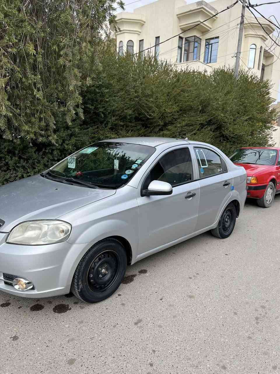 افيو موديل 2009
بيها جاملغين امامي رش وباب السايق مال تقحيل 
محرك مال كصه 
رقم اربيل الاماني 
***********
