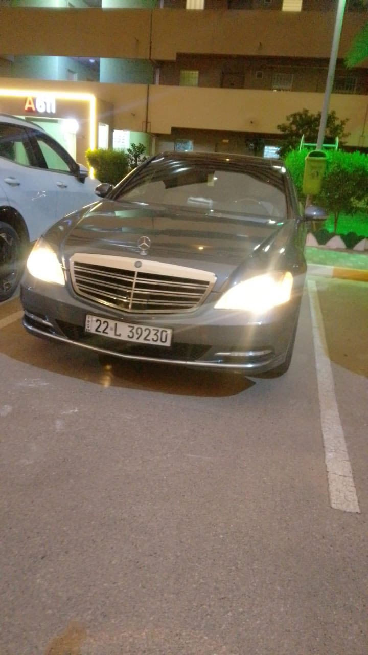 السلام عليكم 
سياره مارسدس S350 
موديل 2009 بلاديه 
 كير مكينه  حداديه كفاله 
بيها صبغ مثل ما موضح بل سونر 
مكينه ٦ سلند 
بنوراما  
جنطه كهرباء  
جوبلسات 
رقم شمالي باسمنه 
السعر 18,500$  وبيها مجال 
العنوان بغداد الجديده 
لتواصل : ***********
