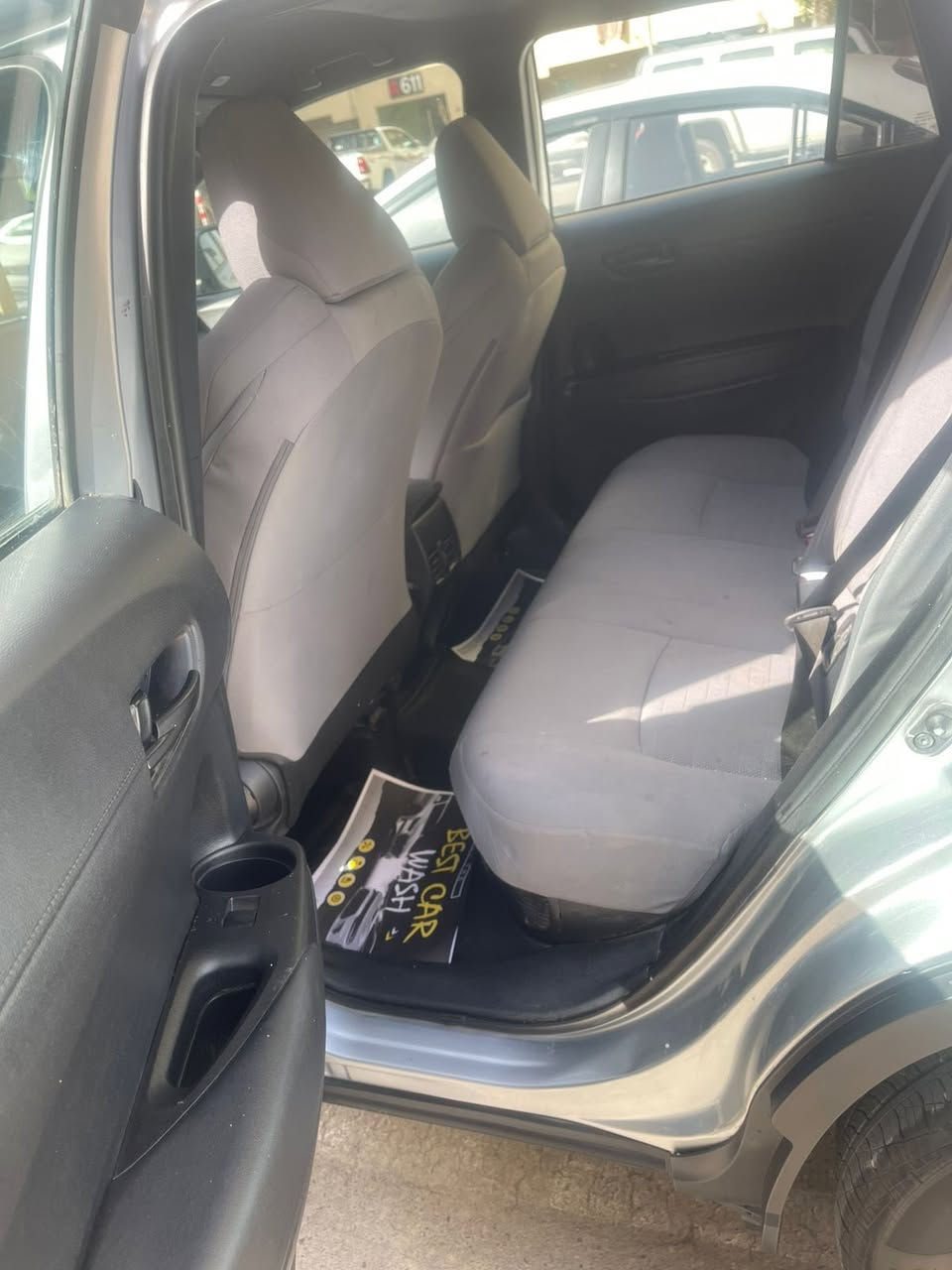 ياباني هايبرد موديل 25 ماشيه 2000 بيه حزام صبغ رقم صاحبه ***********
