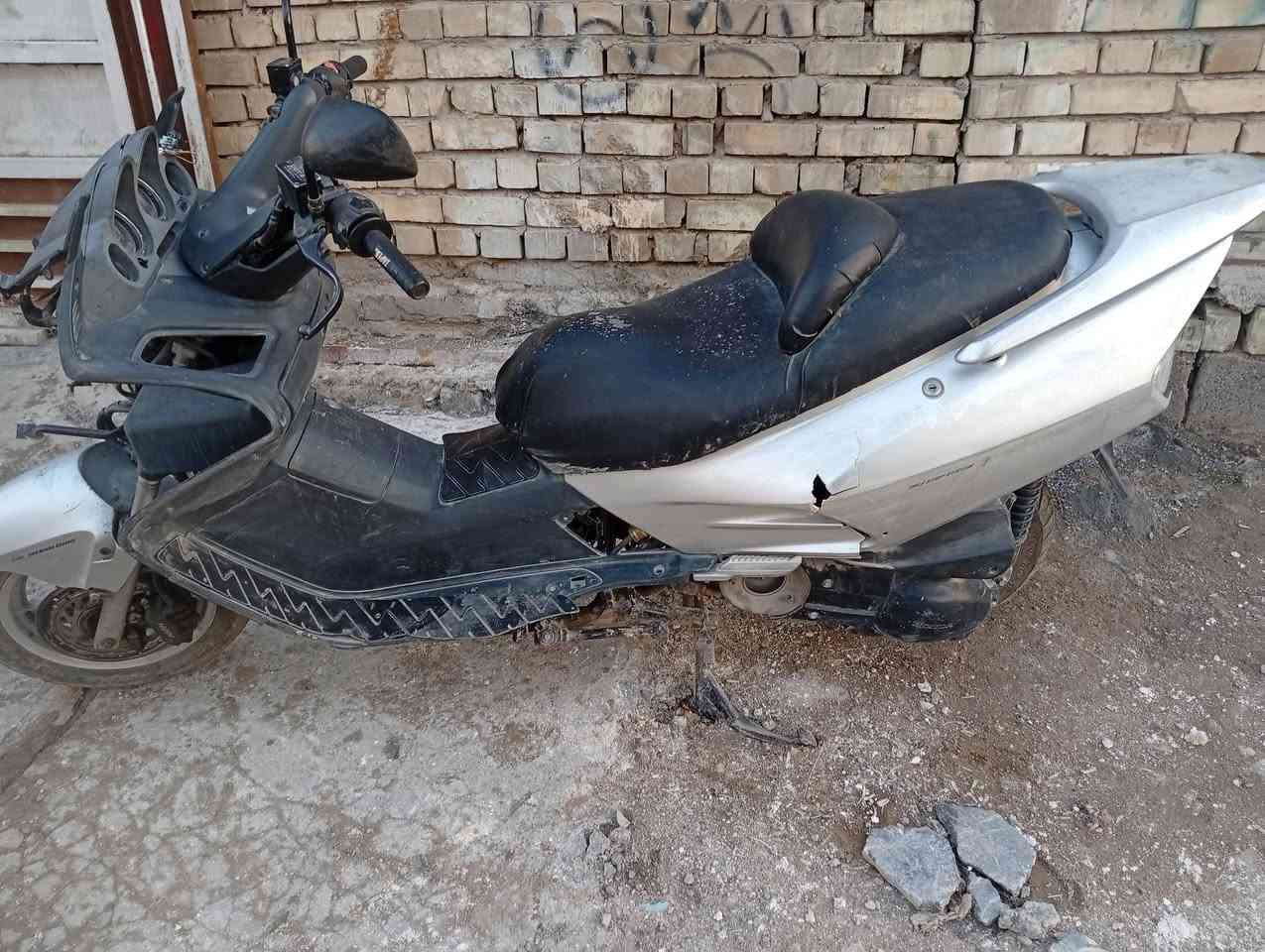 فورزة 06 سرعه 160 ابيع كوم حديد.
السعر 300وبيهه مجال حك الجيه 0788 584 3160 
رقمي
