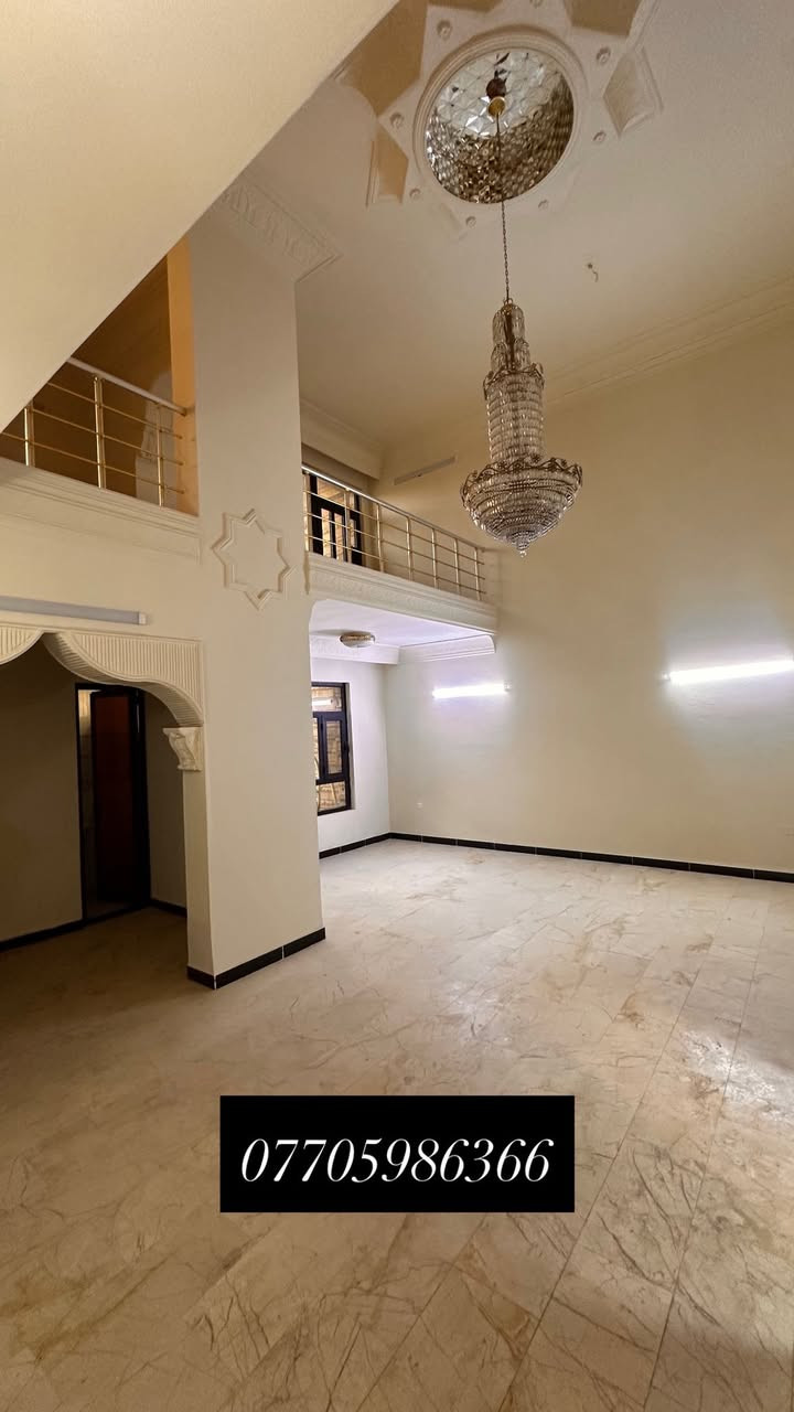 #للايجار____في____السيدية
⭐ درجة أولى

المحتويات:
 • 4 غرف نوم
 • صالة
 • هول داخلي
 • مطبخ
 • خدمات عدد 3

🚗 كراج + حديقة

✨ العقار جديد وجاهز للسكن

💰 بدل الإيجار:
2 مليون قفل
الدفع كل شهرين

👨‍👩‍👧 مطلوب عائلة – سكن السيدية حصراً

📞 للاستفسار:
***********

📍 مكتب الفهد الهندسي
مقابل الحكم سنتر
