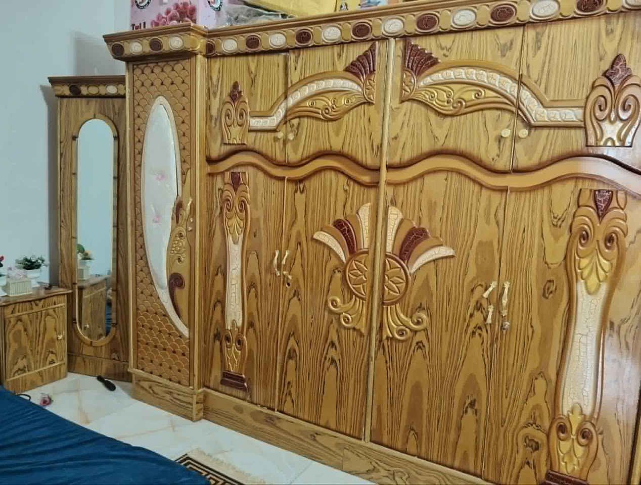سلام عليكم غرفة نوم كاملة لبيع نوعه سووكيه يحتاجله فقط ترتيب سعره 300 وبيه مجال *********** مكاني نجف
