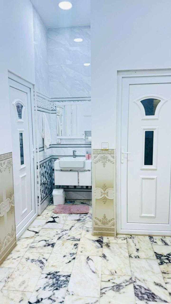 السلام عليكم دار للبيع طابو صرف
حلة حي نادر الثانية فرع صيدلية مصطفى
مساحة ٢٠٠ م
طابقين بناء حديث
طابق ارضي ٢غرف نوم ومجمع صحيات وكيلور واستقبال وكراج سيارة
طابق اول ٢غرف نوم ومجمع صحيات وكيلور
رفت /طابوق جمهوري /أرضية مرمر
شارع ١٥ م
للاستفسار***********
***********
*********** ابواحمد لبيع وشراء العقارات في بابل مكتب البيت الامين حلة نادر الأولى قرب آسواق الجمل ملاحضة نستقبل جميع عروض البيع والشراء والايجار الرهن
