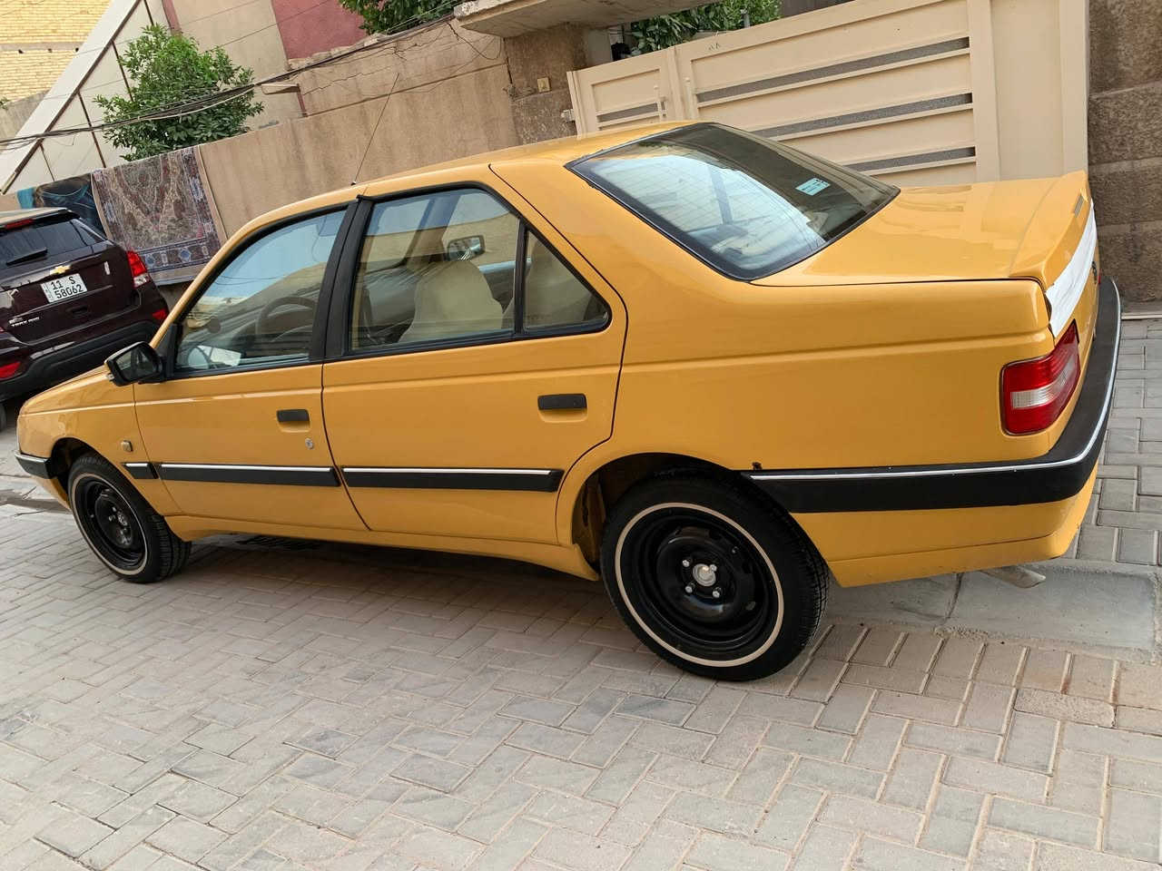 بيجو لميس ٢٠١٥ للبيع
مكفوله من ضربه وصبغ وتبديل
كير مكينه تدفئه تبريد كفاله
تخم تاير جديد وصبغ ويل حراري 
سلف جديد
كلج جديد
ماشيه ١٢٨ حقيقي
بأسمي رقم بغداد انكليزي تحويل مباشر
بيها بارد بالجاملغ الامامي اقل الشبر
مكاني بغداد
سعر ٣٩ وبيها مجال بسيط
***********
