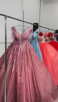 عروض نار 🔥 لا تفوتون الفرصة بدلات حنة ومهر جديدة ستندر سعر البدلة فقط ...