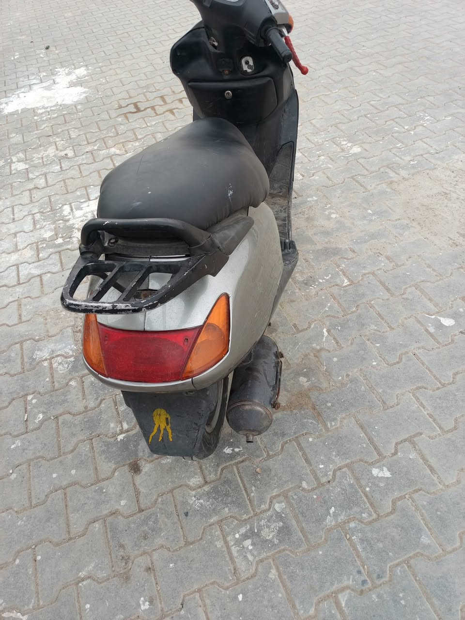 سبيسي ياباني نضيفه مكينه مفتوحة ناعمه وحلوه نكره سلف وهندر شغال كهربائيات كلهه شغاله  قبق هندر بلادي صالنصه بلاديه دشبول بلادي كابريتر بلاديه قفل جنطه شغال كفرات جدد ابو ختم ب500 مكاني الخاجية ***********
