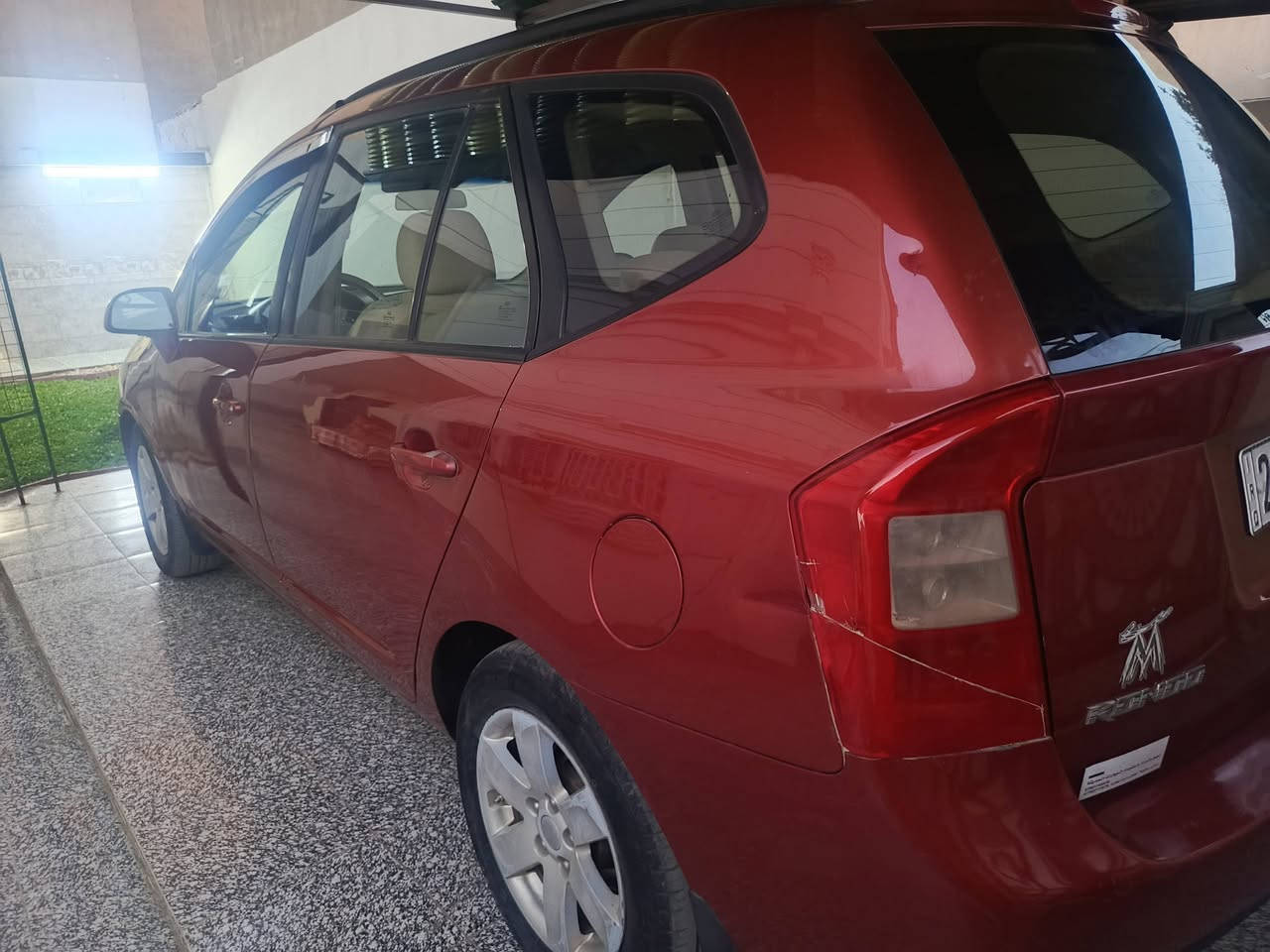 السلام عليكم كيا ريندو 2008 مكينه 2700 جاهزه من كلشي تبريد قطعتين  ليبل واحد بدون نقص حادثهه جاملغ امامي فقط رقم دولي بأسمي السعر 87 الاتصال***********بعقوبه
