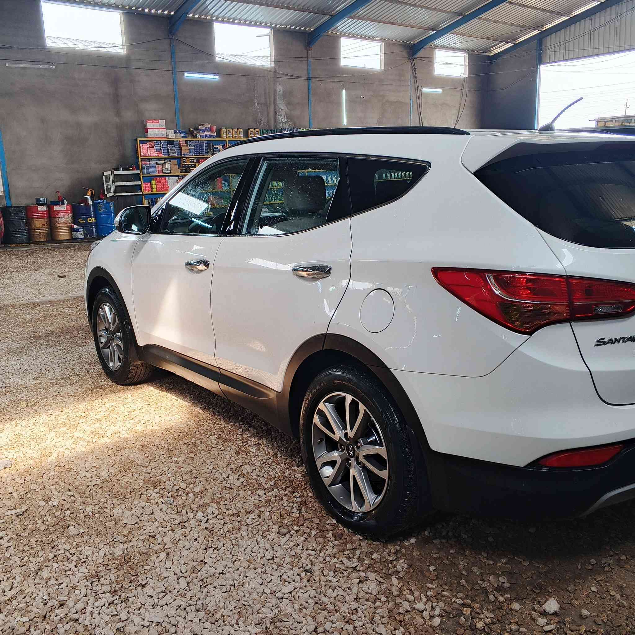 سنتافي مديل 14كفاله عامه سياره جديده بمعنه الكلمه غرفه بل كارتون عل وضع الشركه مكينه 2400مكان نجف كوفه شارع المعمل السعر 150 $/***********/ واتساب
