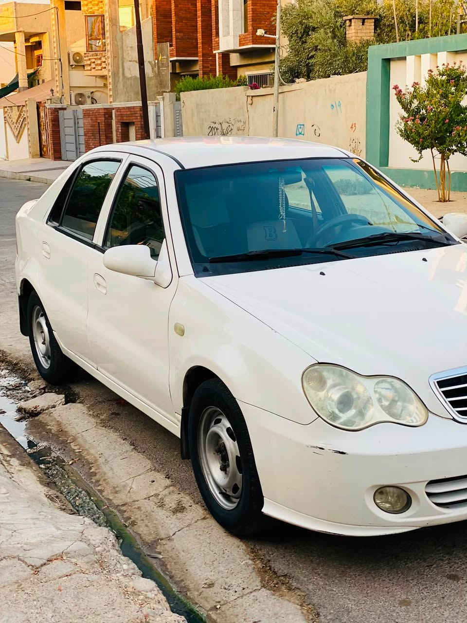 السلام عليكم سي كي للبيع. فقط
محرك اصلي  كير شرط تبريد ثلج تدفئه شرط 

رقم نينوى مسطره بأسمي شاشه وكامير داخل مخلف 

بدون صبغ بدون معجون 
بيها بارد  كد الشبر بجاملغ الخلف وباب السايق ينرادلو بارد 

تقليمات ماشيه 135 الف كيلو حقيقي سياره مال بيت لا مشتغله تكسي ولا شي  السعر 53  بيها مجال قليل 

وشرط بدون تحوير كل السياره بلادي طخم جديد تايرات جدد بلكات نوزلات فيت بم كلو جديد سياره جهازه

*********** زين
