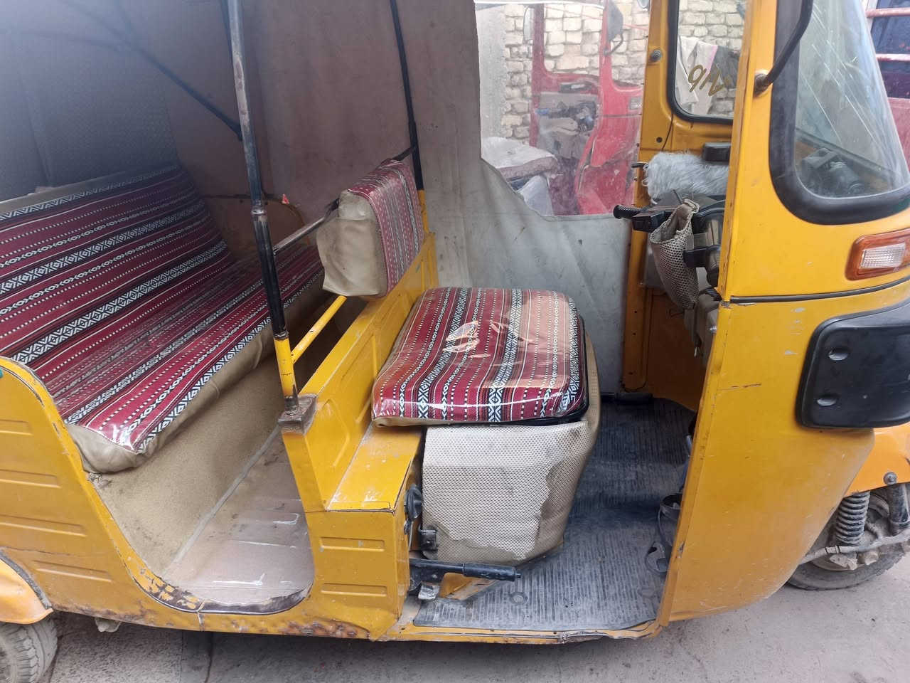 سلام عليكم تكتك البيع مديل20تكتك سنوية بسمي خير من لله بس المكينه كايمه  سعر 6500وبيه مجال مكان شعب جزار رقم***********
