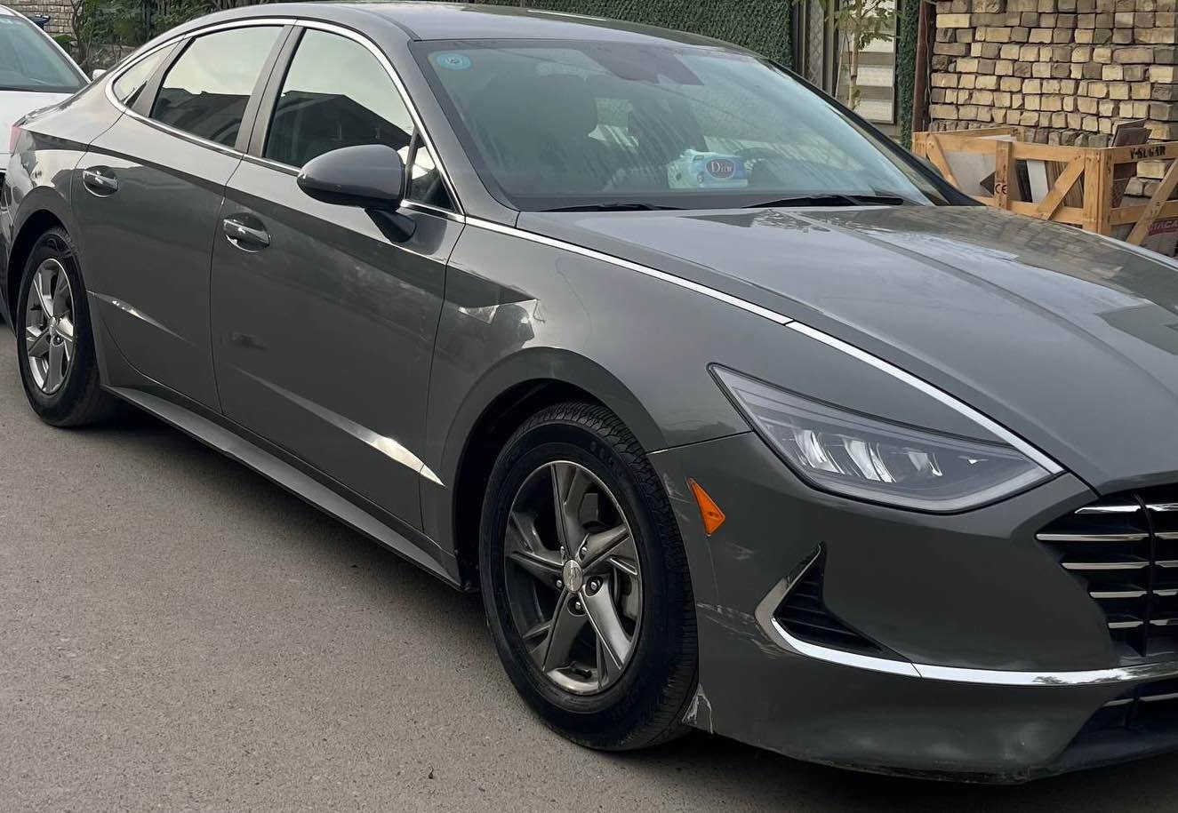 سيارة سوناتا se موديل 2021 ماشية 64 الف ميل رقم اربيل لون سمنتي محرك 2500 رايديها ب 165 ورقة مكانها بغداد الدورة - باسمي 
للاستفسار : *********** بغداد, العراق
