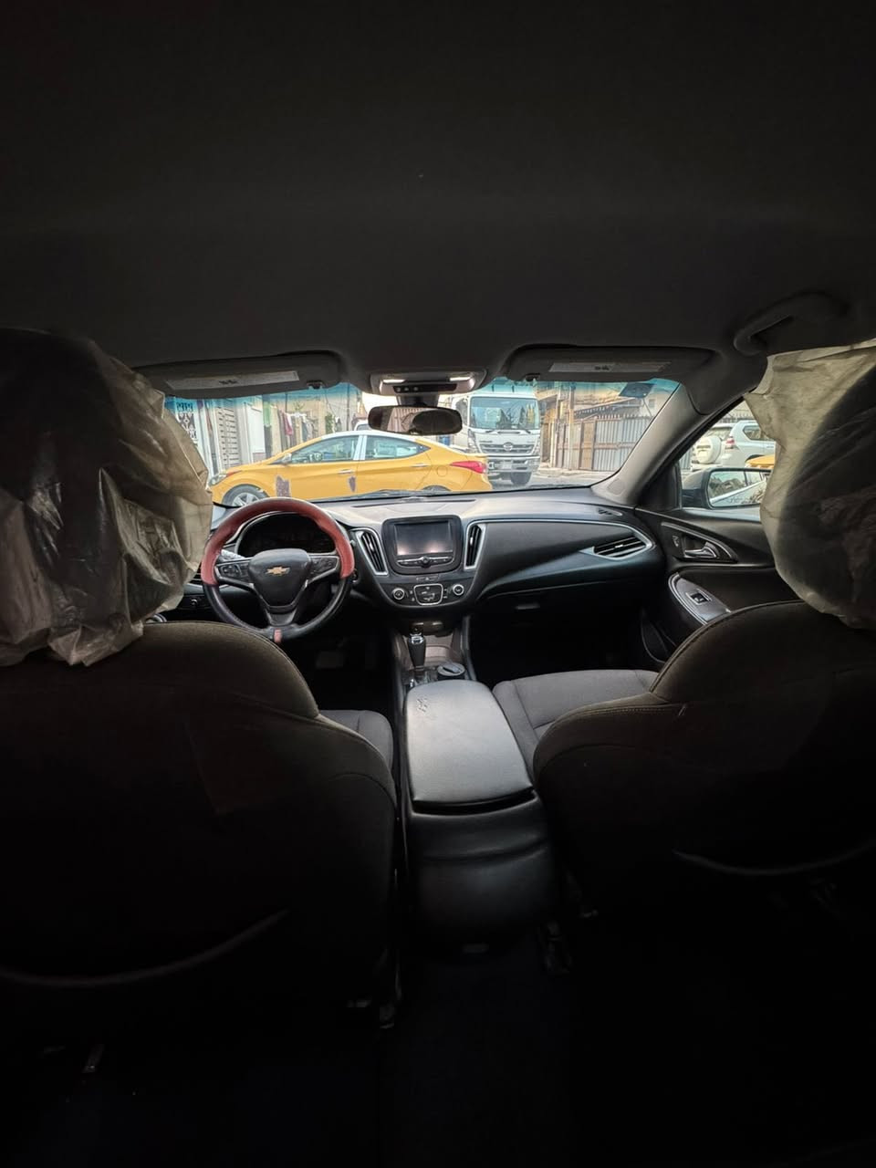 السلام عليكم ماليبو للبيع
موديل 2018 وارد امريكي حادث جملغ وبنيد 
صطحي موصفات 6 بصمات تحكمات جهتين 
2 شاشات معروف موصفات ماليبو 
كير AT مو سفتي مكينه خير من الله 
رقم نكليزي نجف تحويل يي مكان
مكان السياره بغداد البلديات 
السعر 95 وبيه مجال شوي 
***********
