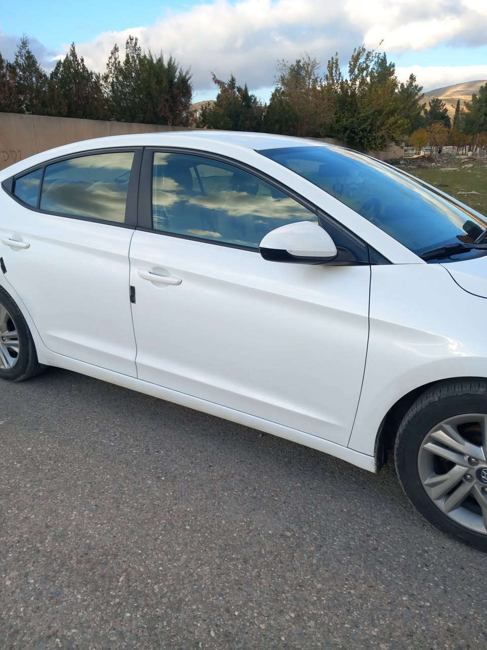 إلنترا ابيض موديل ٢٠٢٠. رقم اربيل بي بابين متغير بي باب بلادي سعر ١٣٥ مكان كركوك رقم ***********
