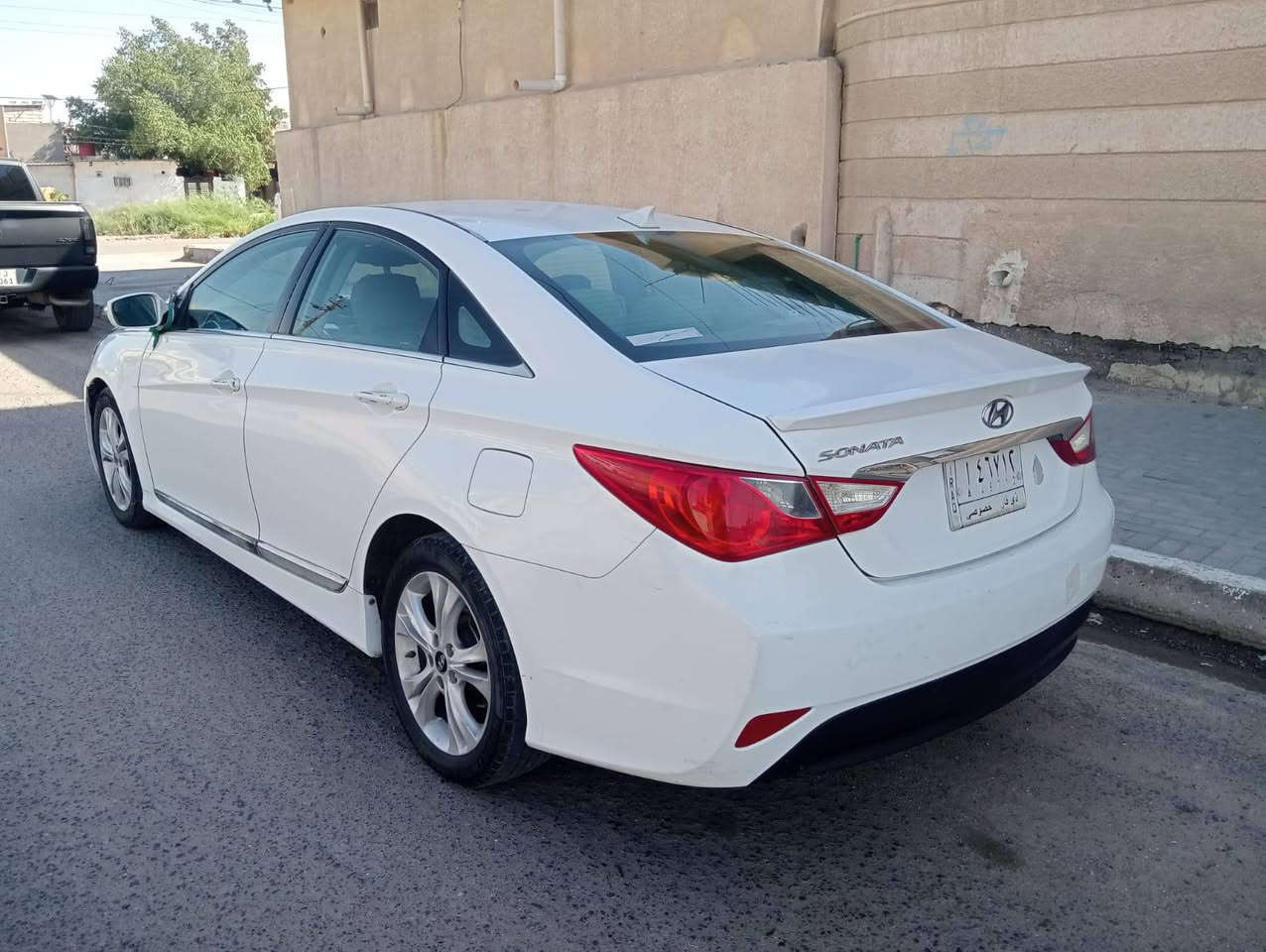 سوناتا موديل 14 وارد امريكي بيها رشت صبغ الجاملق الجيها اليمنا وربع الباب والباقي كفالة السيارة جاهزة كير محرك حداده تخم تاير تبريد بيع ومراوس كيا اوبتيما أي شي عندك تفضل خاص واتساب ***********. *********** مكان البصرة نظران البصرة, العراق
