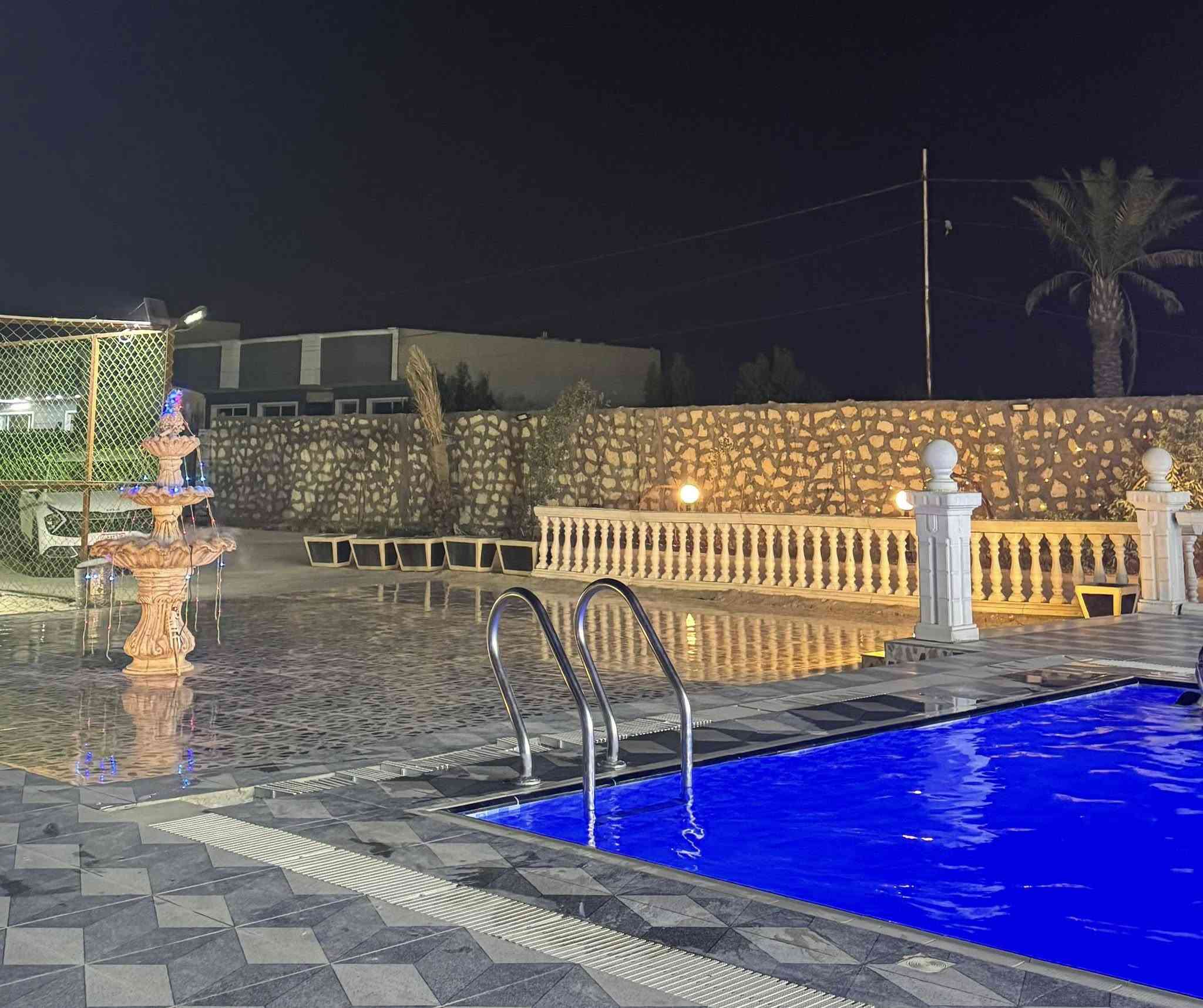 يتوفر حجوزات بمزارعنا (موثقين ع تطبيق اجرلي)
***********
📍 العنوان: بغداد رضوانيه بظهر مطاربغداد الدولي
♦️15 د عن حي جهاد 
♦️30 د عن الدوره  

تفاصيل المزرعه
■غرفة نوم عدد 2 
◽️صاله ومطبخ وصحيات 
■مسبح للكبار 
■العاب للكبار - ميز بليارد - ميز منضده ملعب قدم -ملعب سله 
■العاب للصغار 
■حديقة كبيرة  
■ادوات للشوي ومكان شوي كامل 
■جلسات خارجية
 ■كراج داخلي 
■كهرباء ع مدار 24 ساعة
 ■انترنيت مجاني مفتوح 

■يرجى الالتزام بالشروط :
●غير مسؤولين عن اي حادث عرضي او غرق 
●يرجى المحافظة على نظافة المكان والممتلكات و اخذ تعويض بحاله ضرر اي ممتلكات🔺
