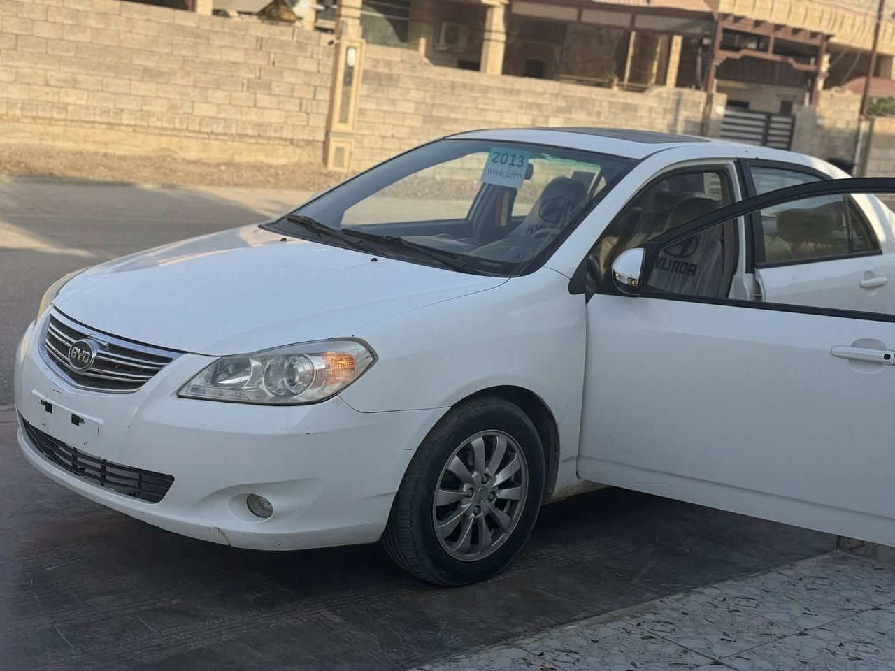 سلام عليكم
بي واي دي 
موديل 2013 
سياره كلش نضيفه 
مواصفات 
كشنات جلد 
فتحت سقف 
بصمه 
ترحيب بل مري 
كشره نضيف 
تخم تايرات جدد بل جديد خليته قبل شهر 
محرك وكير شرط انطيك وين متريد تفحص افحص 
محرك السياره 1600
سعر السياره 46 وبيه مجال للطيب 
مكان السياره صلاح الدين تكريت 
رقم التواصل 
***********
