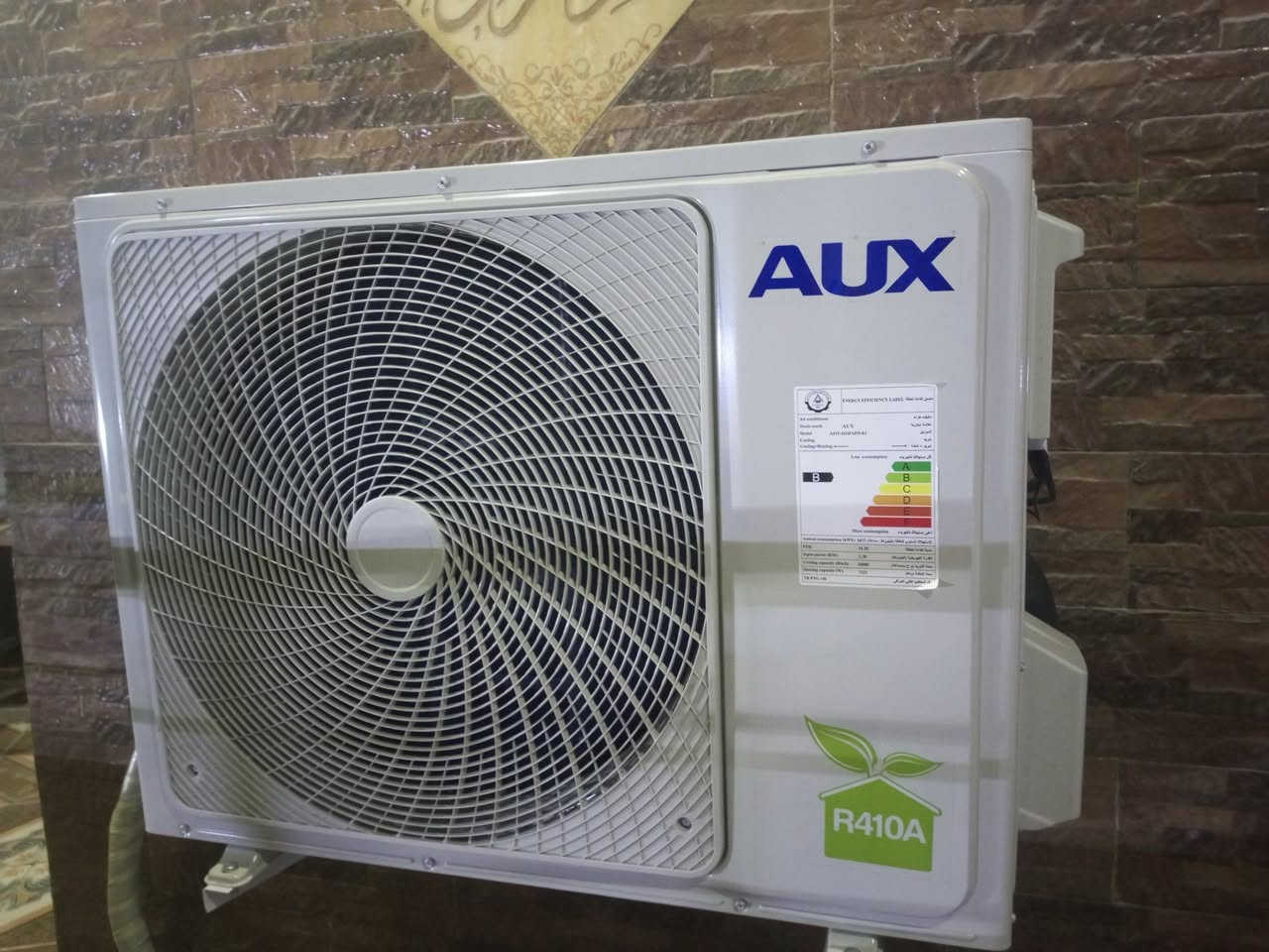 فني تكييف وتبريد
وصيانه كافه انواع 
السبالت جداري كنتوري 
كاسيت 
***********
يوجد وات ساب
