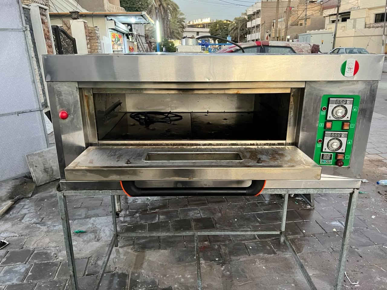 اغراض مطعم للبيع

فرن بيتزا 

حماية جبن 

كريل بركر وصاج

حماية فنكر

*********** واتساب بغداد الكرادة
