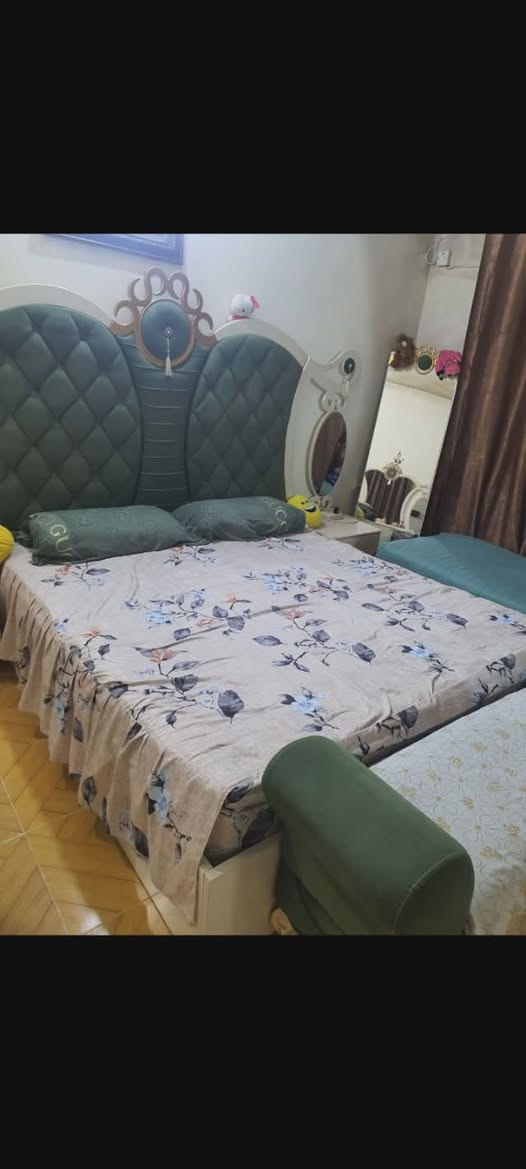 غرفة نوم للبيع نضيف جدا...  خدش واحد مابيه
للبيع مع جميع ملحقاته الموجوده بالصوره 

السعر 550 وبي مجال 

الموقع/// اربيل 

للمراسله عبر الواتساب والاستفسار:  ***********

