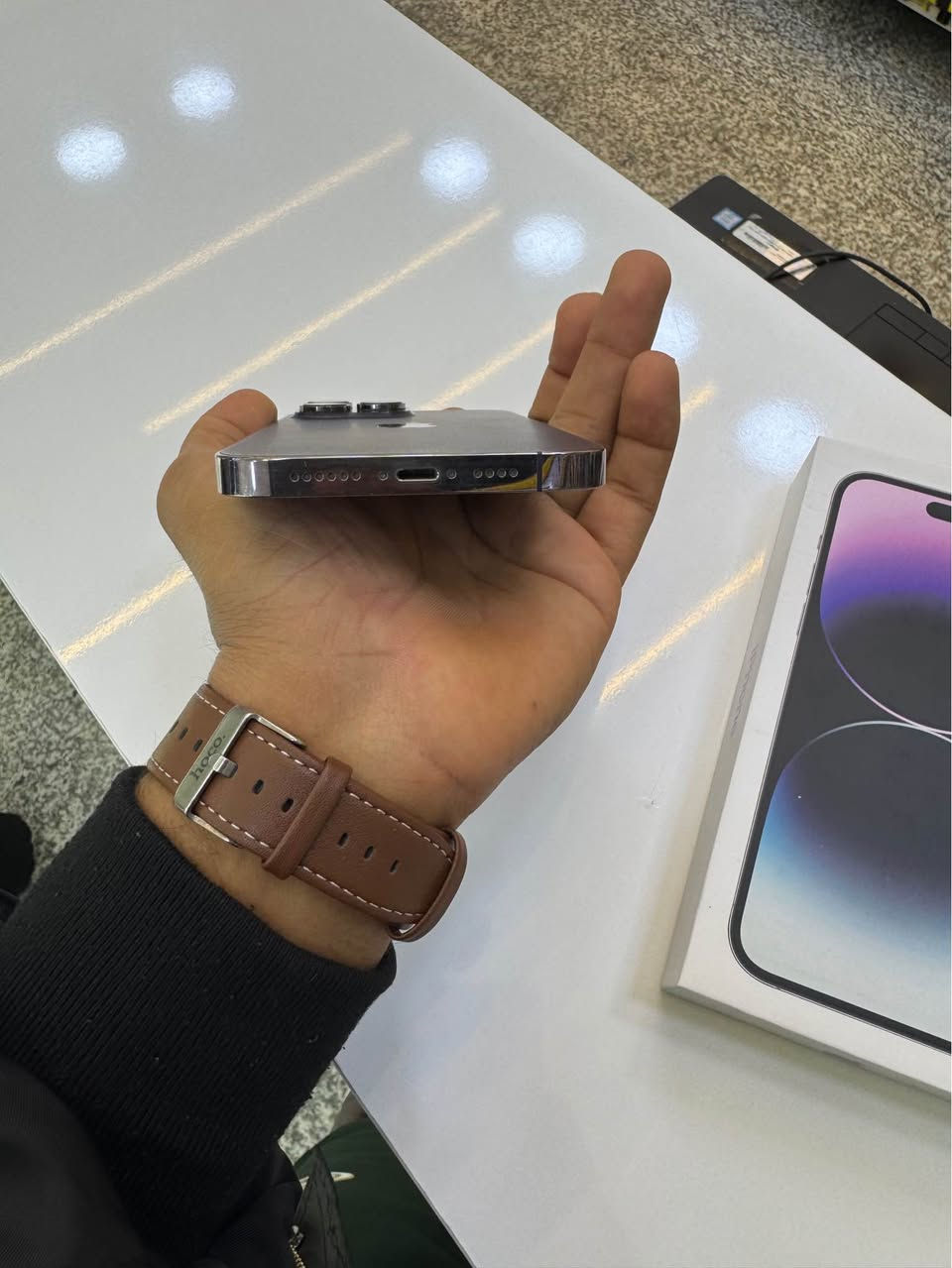 ايفون14برو ماكس ذاكرة 256 شرق اوسط مبدل كامرة فقط وين تريد تفحص افحص بطارية86كامل ملحقات الي بياع شراي لا تراسل بس جناي مكاني دورة مهدية ثانية هاذة رقمي *********** بغداد, العراق
