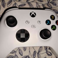 السلام عليگم عندي جوستك xbox اصلي للبيع السعر 70 وبي مجال سبب البيع ار...