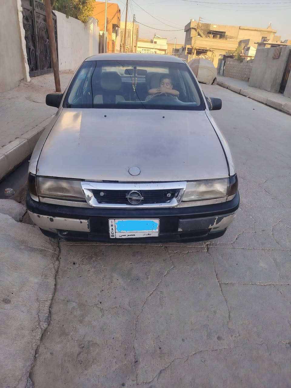 اوبل فكترا 20 موديل 1991 رقم بغداد سنويه لحد 29 بطاقة بنزين بيها السياره موجوده ابكركوك السعر 32 وبيها مجال *********** بي واتساب
