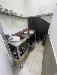 غراض مطعم و كوفي للبيع ميوزة نوعية ممتازة الواحد ب٢٥ الف كراسي الواحد ...