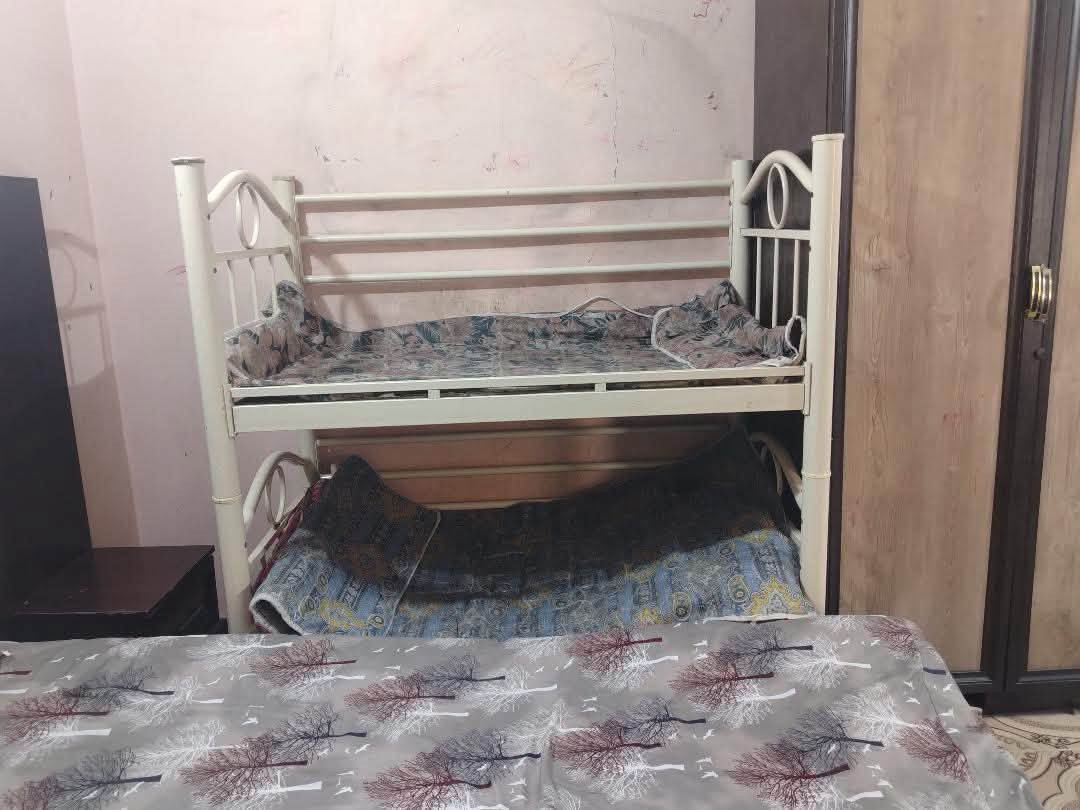 سلام عليكم  غرفه نوم نجاره خشب HDF قويه سويتهه مليونين اريدهه ٨٥٠وبيهه مجال وجرابي قاطين سعرهم ٧٥وبيهن مجال علوان بصره جمهوريه ***********
