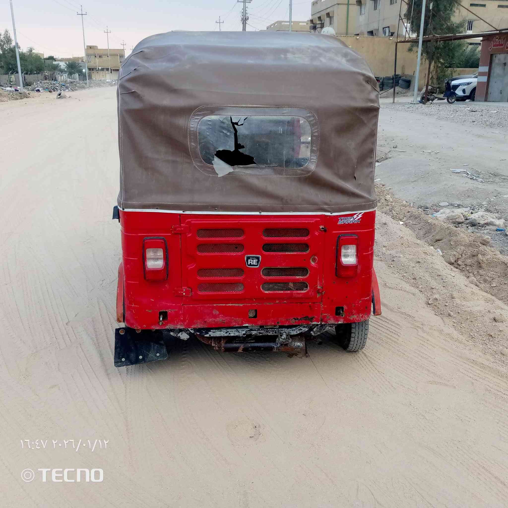 تكتك مديل 18 رقم  وسنويه  تكتك حلوه ونضيفه ما عوزه شي  بس تفيلس يمكن وحله بلمشي كهربياته كله شغال سعره 3ونص وشراي يخابرني *********** مكاني ناصريه السكان الصناعي
