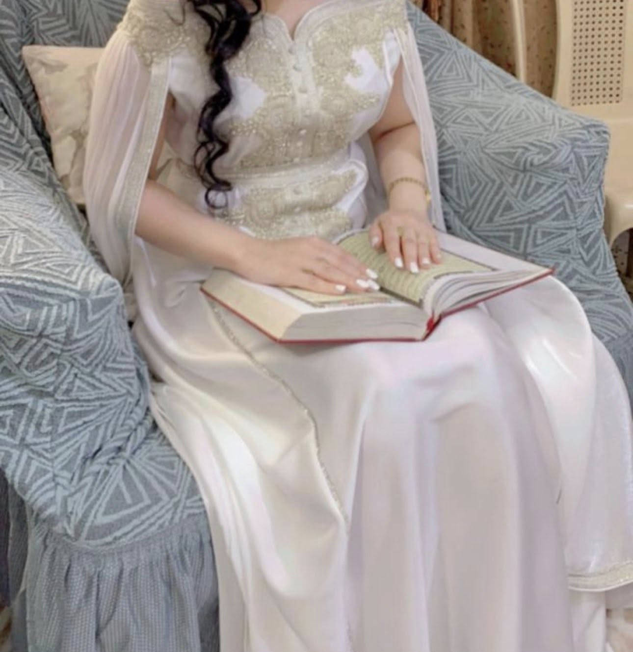 ماخذتهم جدد البدله الحمره مال حنه مالتي لبستها كم ساعه ووراها جيستها وضميتها اخذتها ٢٠٠ اريدها ب٤٥
والابيض هم على كد عقد القران وهم ضميته اخذته ب١٧٥ اريده ٤٥ امنت الله جدد


**إذا كنت صاحب هذا الإعلان وتريد حذفه لأي سبب، رجاءا أرسل رسالة إلى الدعم الفني**