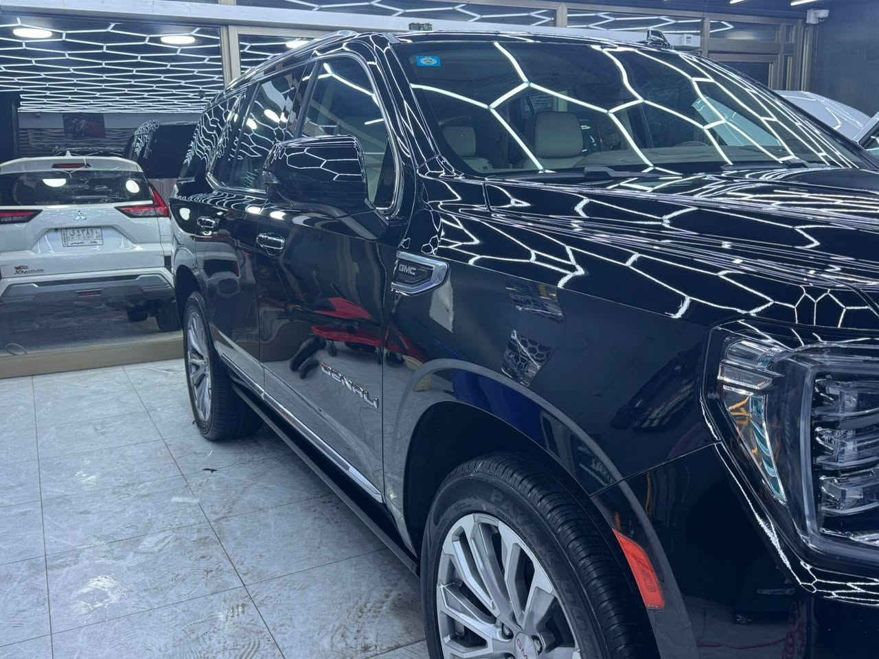 جي ام سي دنلي 2023 ( خـليـجـي )
ماشيه 30الف  فول فول مواصفات 
بيه رصعه ب جاملغ الخلفي 
مغلفه قبل شهرين  بيه تخم تاير 
محرك كير واير بشرط مامفتوح 
سيارة حيل نظيفة كلشي عل بلاد جديد 
سنوية هزة كلشي جديد مدفوع لـ
باسمي السنوية بشرط تحويل وغرامـة
سيارة مابيـها دينار مصرف كامل من كل نواحي
رقم صاحب سيارة ***********
