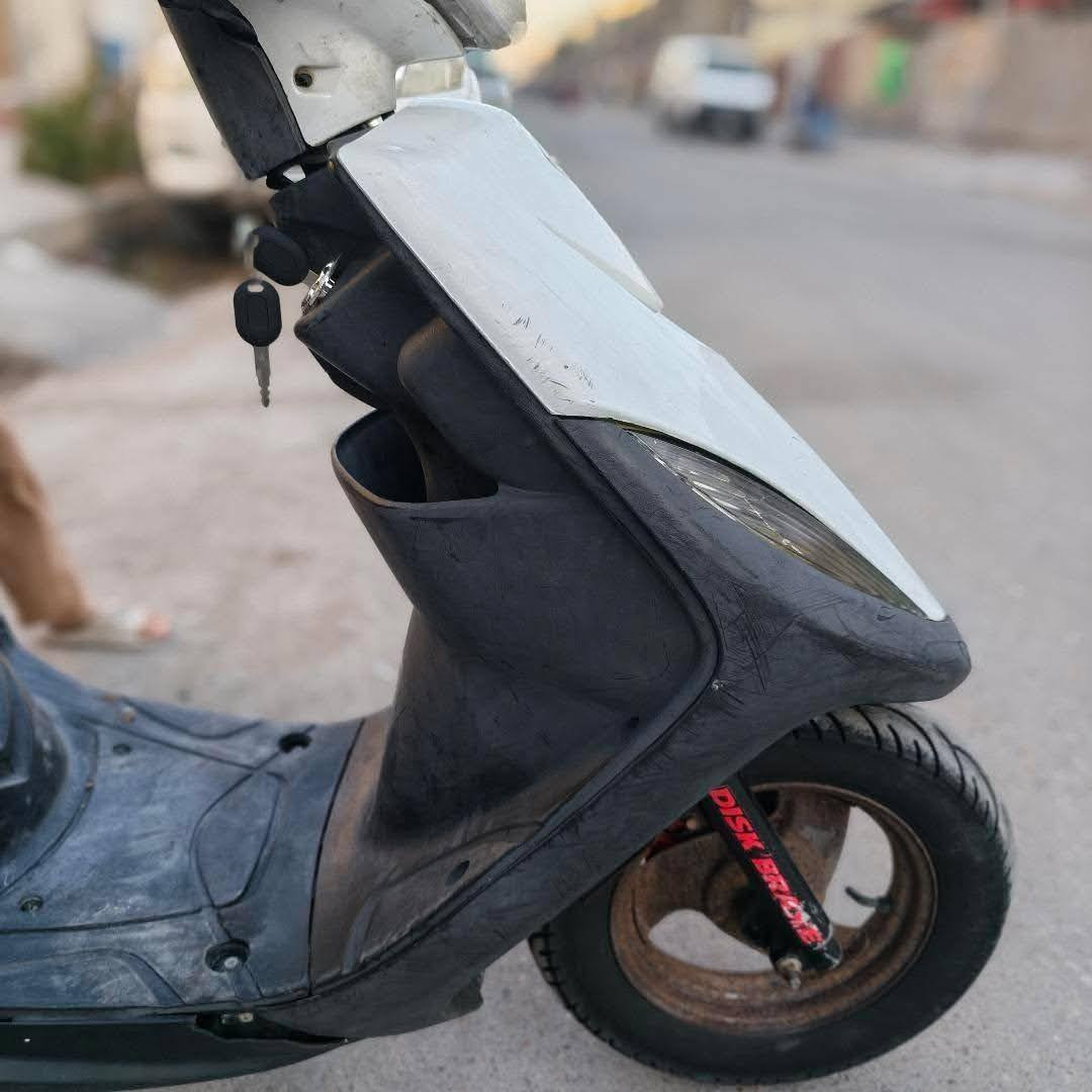 مرخصه مدير الكروب ماكس عدله للبيع مفتوحه 55دراجه شغاله سلف هندر كهربائيات كامله نقص تاير خلفي وكفر مروحه وشاره اماميه وحده ناصريه شموخ ***********السعر 300وبيه مجال قليل بسعر ذبانه جوه السوك
