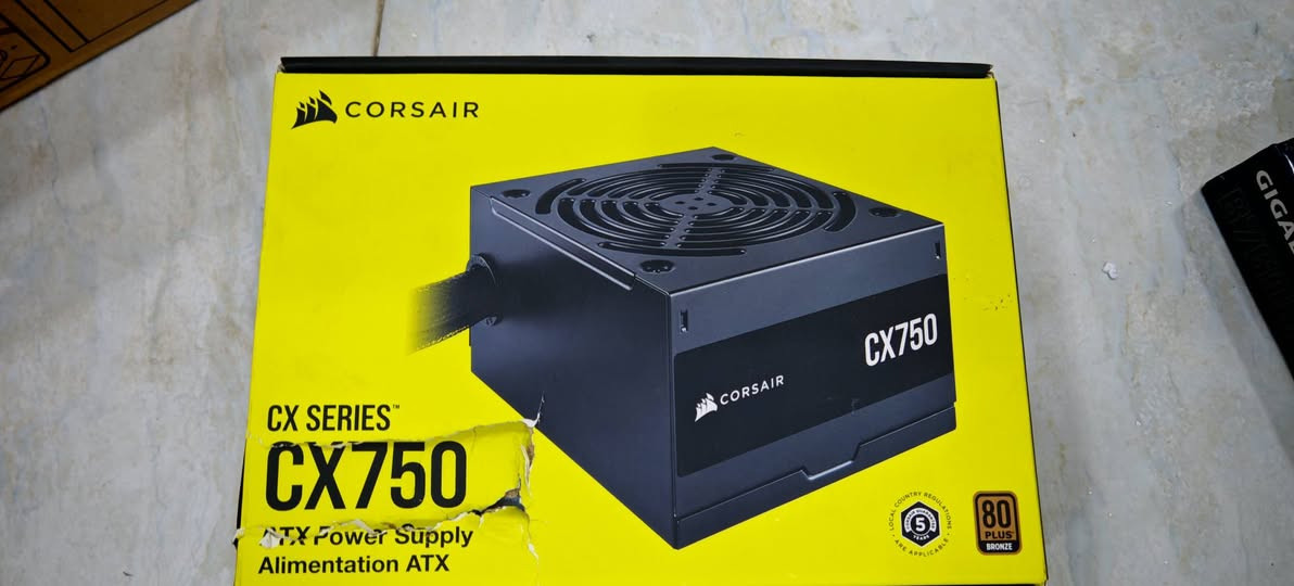 السلام عليكم 
كيس + USB فاربر 1KVA-1PH ONLINE UPS CONNECT SERIES

الحاسبة نظيفة جدا تجي تفحص و تشوفهه بعينك
مشتغلة 100 ساعة فقط مثل ما موضح بالصور المرفقة
بسبب ضغط العمل اشتريتهه و ما استخدمتهه 
 اغلب استخدامي برامج اوفس  يعني ابد ما مضغوط عليهه اخت الجديده 

مواصفاتهه

المعالج: Intel Core i5 13400F

كرت الشاشة:  ASUS RTX  4070 SUPER 12GB

مذر بورد :ASUS TUF Gaming B760

الرام:   T-Force delta16GB DDR5

هارد: SSD M.2 Lexar سعة 1TB

باور سبلاي: CORSAIR CX750F RGB 750W 80+ Bronze

المبرد: Snowman X400 ثنائي المراوح

الكيس: GALAX Revolution 07

السعر 1500000 قفل

و الups اشتريته 265000 
احسبه ب100000 الف فقط لليشتري الحاسبة 
يعني هيه  و الups بمليون و 600

ما عندي توصيل مكاني محافظة ميسان تجي تفحص و تشوف بعينك و تاخذهه او تدزلك واحد من طرفك ياخذهه
للتواصل واتساب ***********
