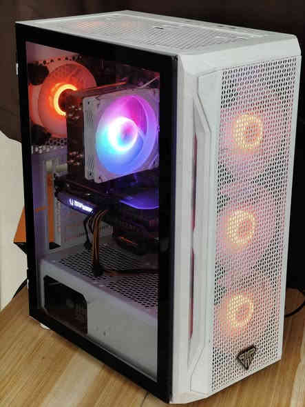 السلام عليكم
كيس گيمنك مستعمل نظيف بكرت RTX 4060 للبيع مواصفات قوية
المواصفات :
💠CPU: Zotac Gaming RTX 4060 8G OC Spider edition 
💠M.B: Gigabyte B460 ATX
💠CPU: Core i5 10400f 6C 12Thr 4.3GHz
💠Cooler: Mass Air cooler 120mm جديد
💠Storge: SSD256GB + HDD640GB
💠RAM: 16GB 8x2 GB 3200MHz
💠P.s: CoolerMaster 500w
💠Case: Mass 5xfan RGB
5 مراوح تحكم دكمة بالكيس

💲السعر 835 الف مع ضمان اسبوع بشرط عندك UPS وتربطة ع حاسبة علمود تحمي القطع من الكهرباء

بغداد مدينة الصدر قطاع 23
يوجد توصيل
 واتس ***********
 اتصال ***********
