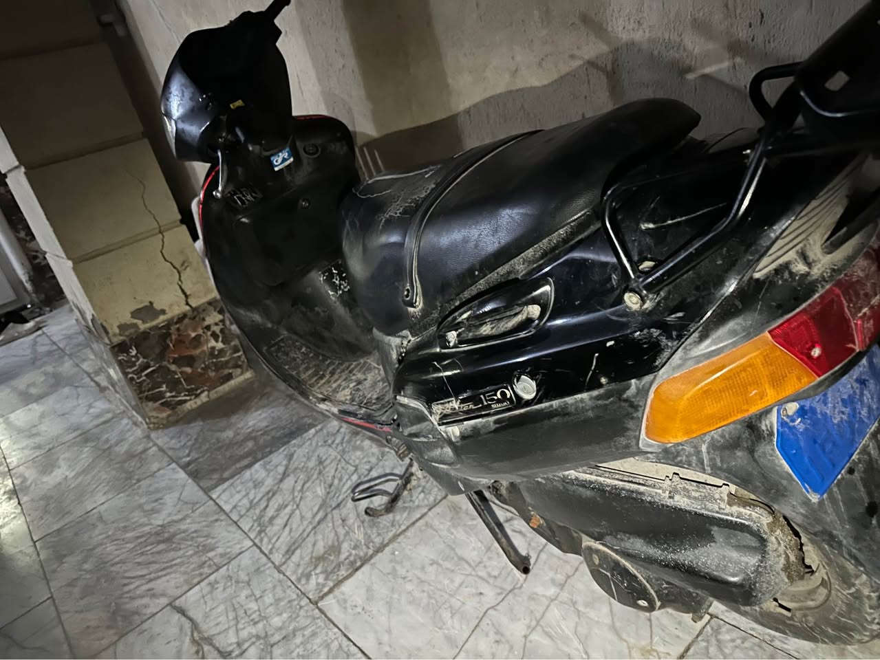 دراجة ساسوكي فكستار مكينة 150cc 
دراجة مفتوحة وشغالة نگرة سلف مابيها اي نقص حلوه ونظيفة ومرتبة مال جناي 
سعرها ٤٠٠ وبيها مجال للشراي 
كفراتها كلها بلادية ومختمة 
مكاني ناصرية مركز 
للتواصل *********** ناصرية, ذي قار
