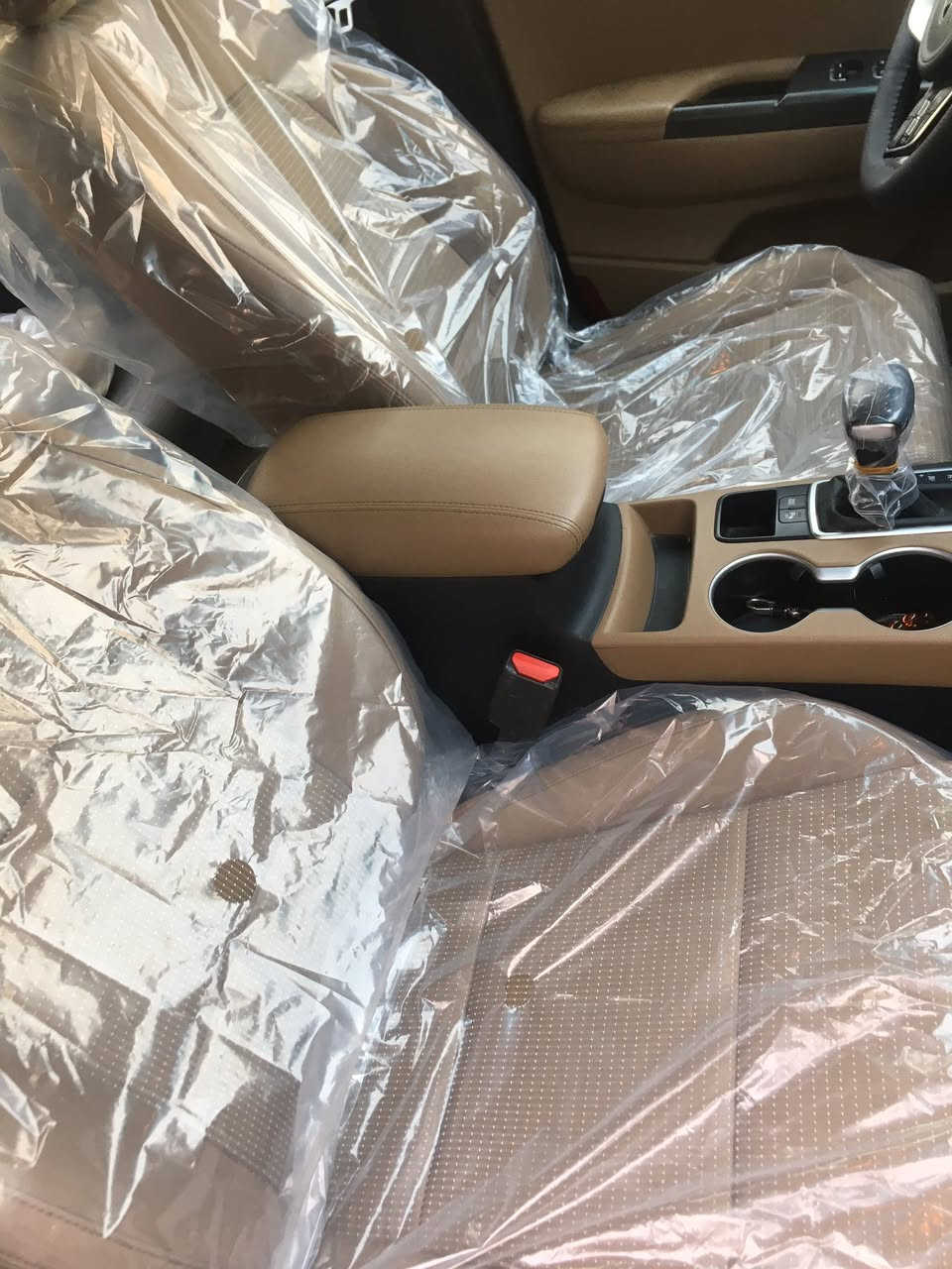 سبورتج ٢١ ماشيه ٣٧ و٧٠٠ نظيفة وجديدة فقط كارت بسيط بالدعامية الامامية السعر ٢١٦ مكاني حي البنوگ تلفون ***********
