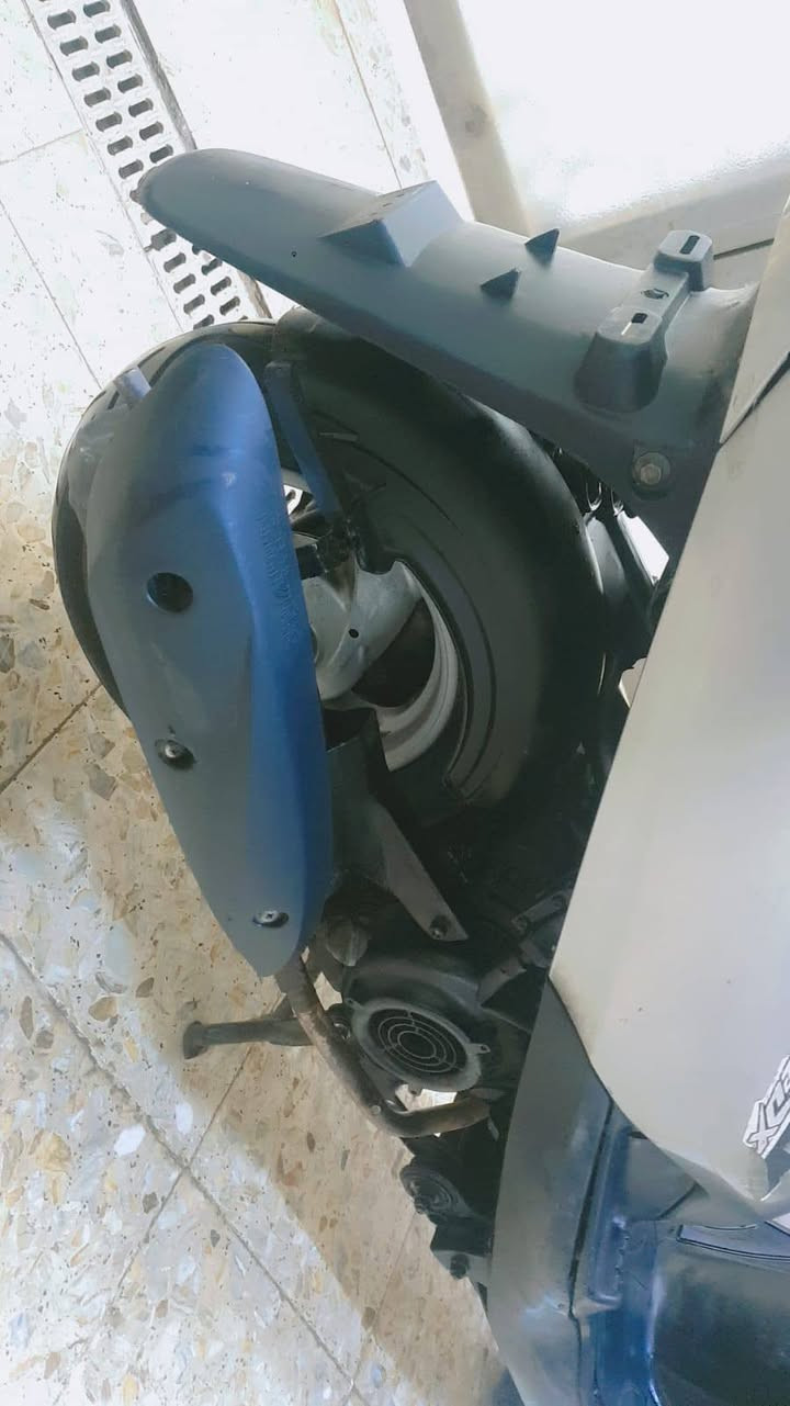 السلام عليكم للبيع او مراوس ماكو مشكلة بريز مكفولة مكينة وكهربائيات نظيفة مال بيت 
 للأستفسار متواجد واتس ورقم ***********
