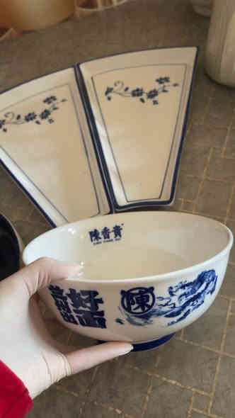 فرفوري امزون كله حراري درجة اولى سيتات تخبل ونضيفه 
القطعه ب ١٥٠٠ وبي مجال 

اكو توصيل داخل الرمادي 
***********
