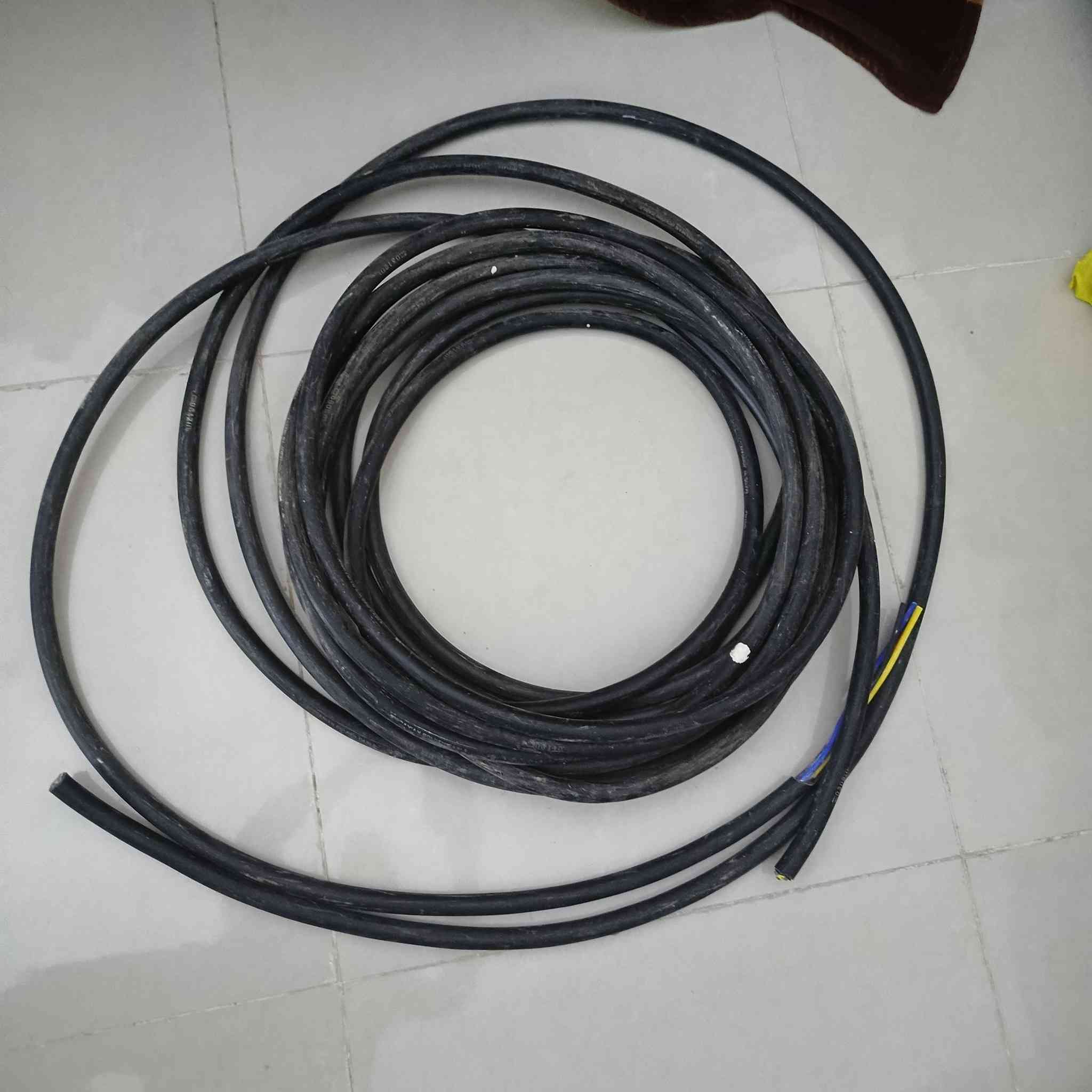 سلام عليكم وايرات كهرباء ابو ال2  ( 10) م وابو ال4 ( 20) م  للبيع


**إذا كنت صاحب هذا الإعلان وتريد حذفه لأي سبب، رجاءا أرسل رسالة إلى الدعم الفني**