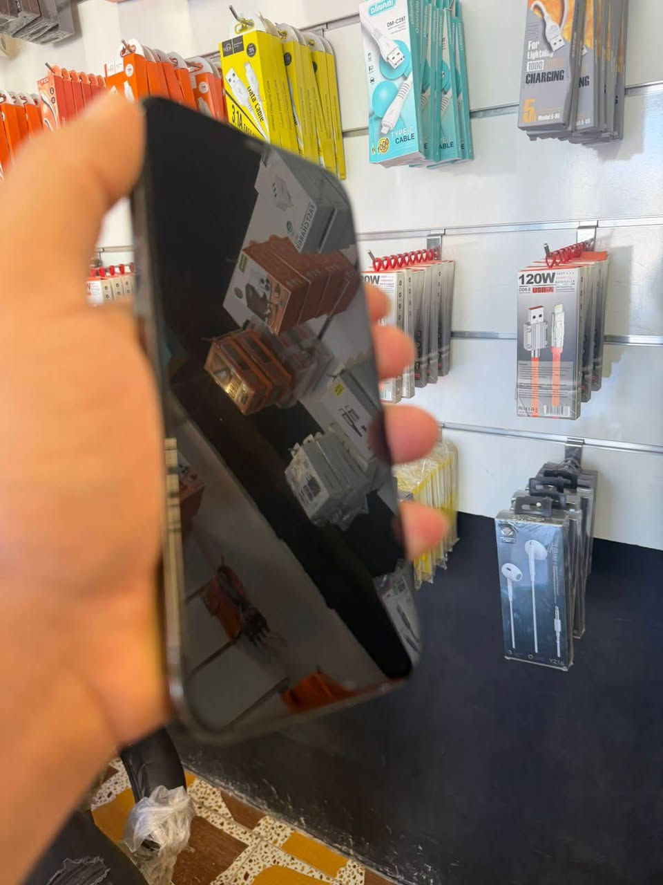 ايفون 12 برو ماكس ذاكره 128 الجهاز نضيف وقطعه تخبل مبدل شاشه بطاريه 100 🔋 فيس ايدي واكف السعر 290 وبي مجال اتصل عل رقم واتساب ***********
