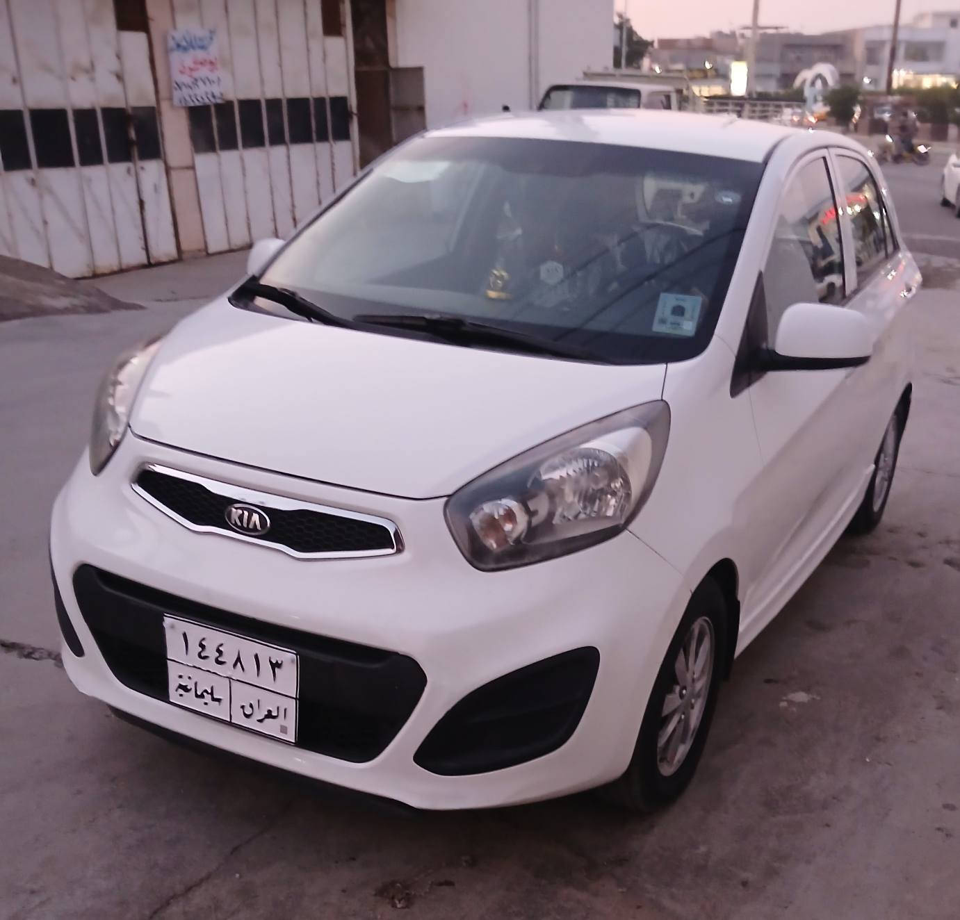 <<  كيابيكانتو >>    KIA شكل جديد نفخ 
ابودمار..موديل سيارة [[ ٢٠١٣ ]] والسيارة بدون صبغ شرط.
- أتصال علرقم//***********
-مكان سيارة كركوك.
-سعر السيارة (( ٨٨ )) ورقة.
- المنشأة السيارة صناعة كوري. 
 -رقم سليمانية وشرط تحويل وسيارة بية كوبون دفتر بنزين.
-لون مميز((أبيض ثلجي)).
-مواصفات السيارة فول ماعدا بصمة وسلايد وأرد خليجي كير أوتوماتيك.. مكينة اربعة سلندر المرغوب مامفتوح علبلاد...تبريدثلج..وتدفئة..سويج جداحة...داخل سيارة مطعم رصاصي وبرونزي وأسود ورصاصي...مسجل دي في دي بلاد دشبول نفس كياريو...ويل كروم حجم اطارات١٤...مانع ضباب..جامات كهرباء..مرايات كهرباء...تحكمات طرفين بلستيرن..بلوثوث..اواكس...ستوب لايت..يدات نيكل..نظام أيكو أقتصادي...كشن جك..يو بي أس...جنح علصندوق بلادي...دوسات سبورت بلاد...أسبير جوكر علشركة منازل...نشرة ضوئي علشمسية وعلدشبول بلاد مواصفات خاصة...السيارة بدون مصروف جاهزة* كركوك, العراق
